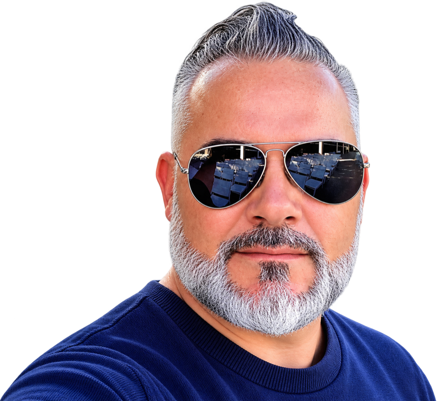Boris, professeur de danse, en lunettes de soleil